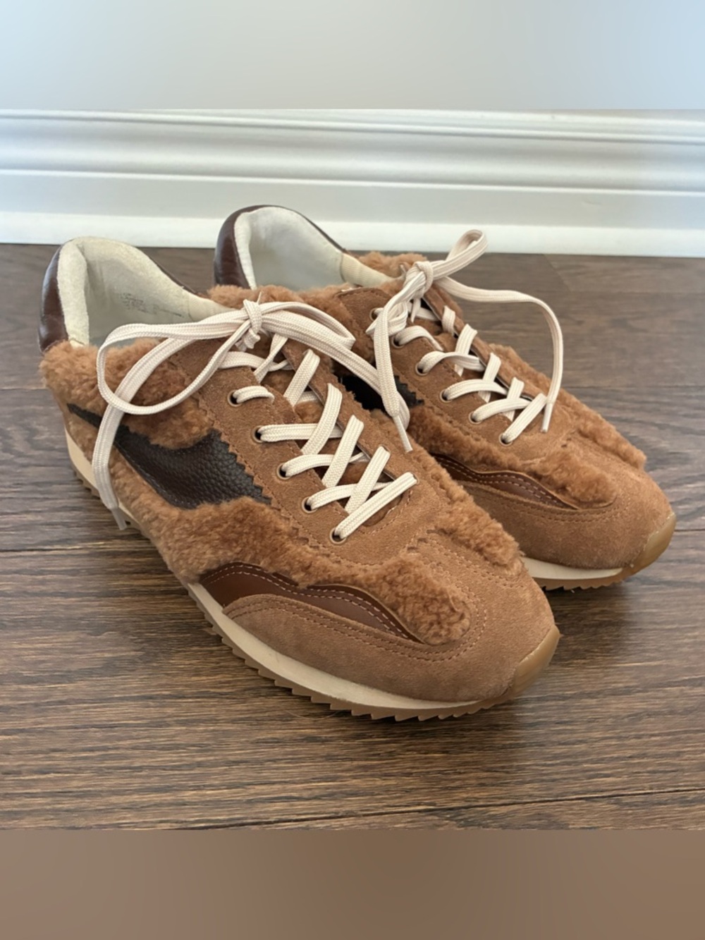Dolce Vita Plush Jogger - Picture 3 of 12